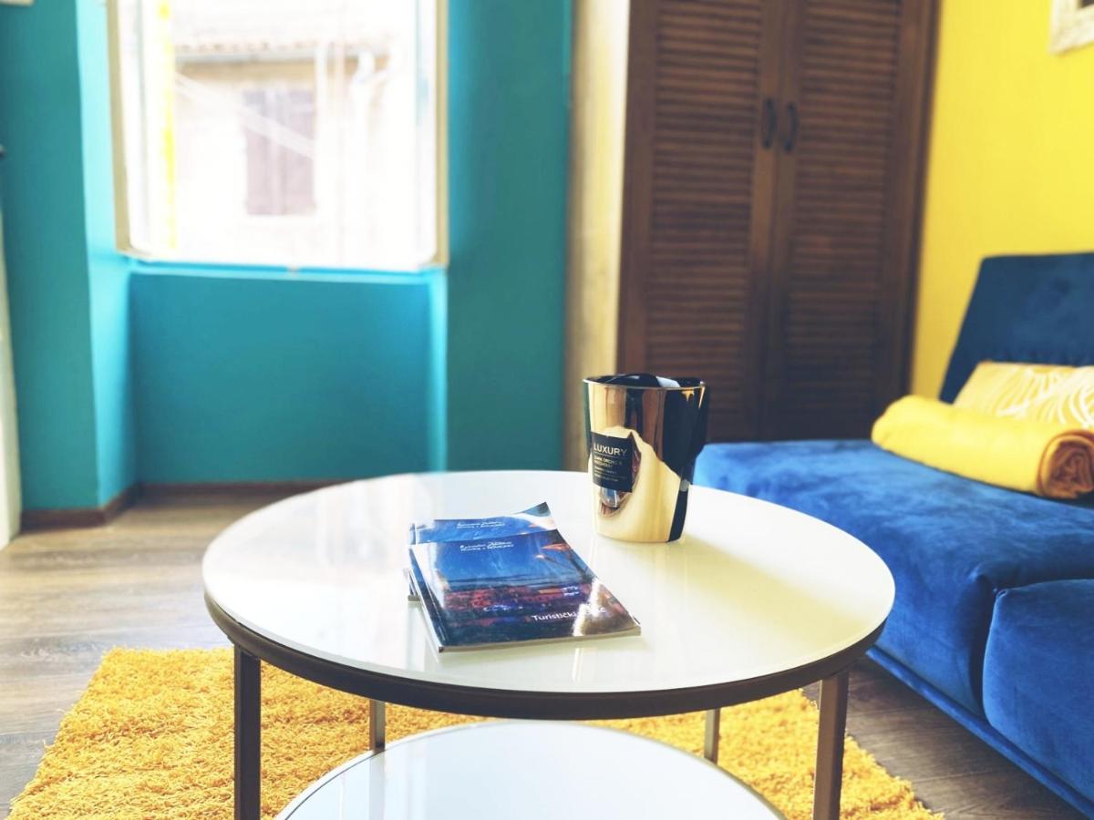 רוביני Oh La La Apartment Old Town מראה חיצוני תמונה