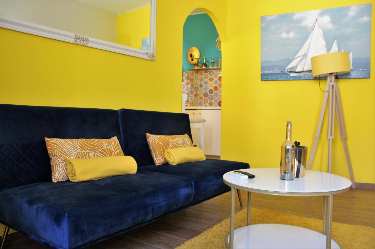 רוביני Oh La La Apartment Old Town מראה חיצוני תמונה